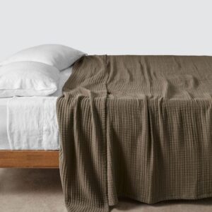 Cotton Gauze Bed Blanket in Olive
